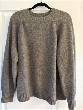 Old Navy Women's Crewneck Sweater in Heather Gray